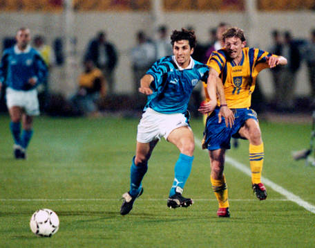 Jesper Blomqvist trycks undan
