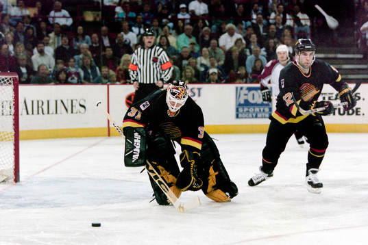 Corey Hirsch, målvakt, Vancouver Canucks