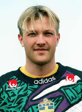 Fotboll -- Magnus Hedman , Sverige
