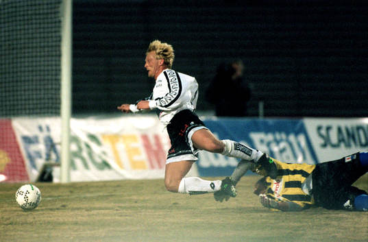 Pål Lundin, Öster fäller Arnor Gudjohnsen, Örebro med