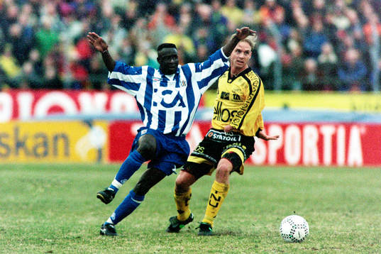 Emmanuel Tetteh, Göteborg med elfsborgs Joachim Modigh i