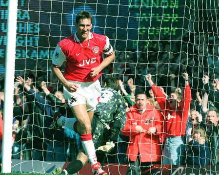 Tony Adams, Arsenal nickade in 1-0 till hemmalaget
