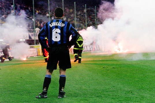 Youri Djorkaeff, Inter tittar på brandmän som släcker