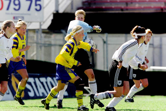 Anna Sjöström, Sverige