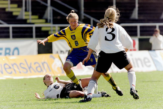 Jenny Enqwall, Sverige