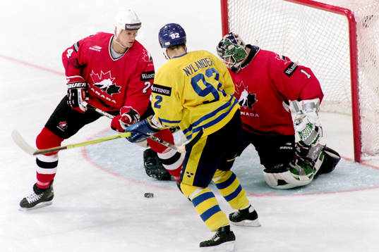 Michael Nylander, Sverige oroar Christopher Pronger och