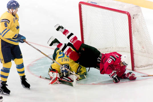 Dean Evason, Kanada flyger över Tommy Salo, målvakt i