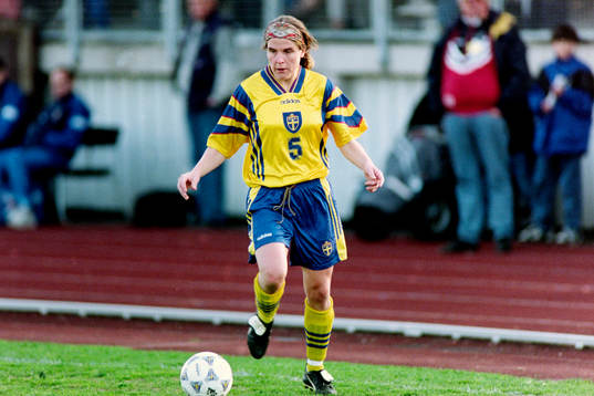 Ewa Zeikfalvy, Sverige