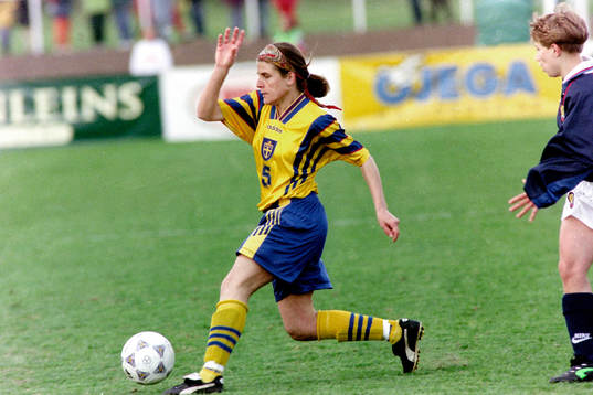 Ewa Zeikfalvy, Sverige
