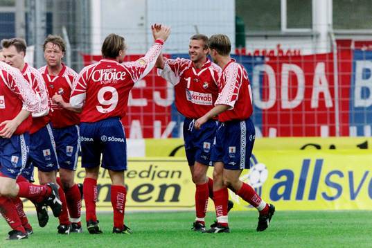 Hans Eklund, Öster jublar tillsammans lagkamraterna