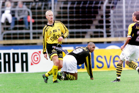 Stefan Mogren, Elfsborg och Pascal Simpson, AIK på knä