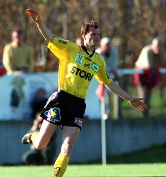Bläddra bland fler bilder av Fotboll, Div 1 södra, Mjällby - Häcken, 2-1