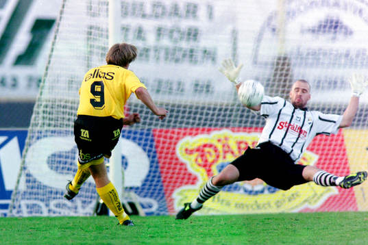 Anders Svensson, Elfsborg fri med östers målvakt Claes