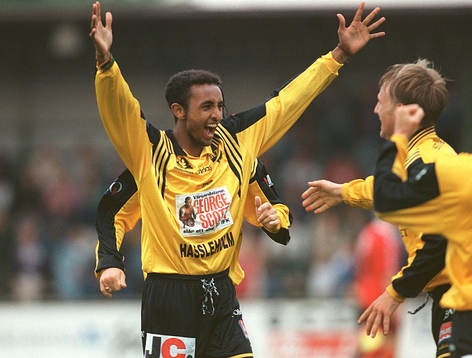 Awet Estefanos, IFK Hässleholm, med sin George