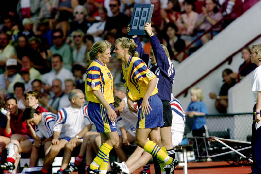 Kristin Bengtsson och Carina Håkansson, Sverige