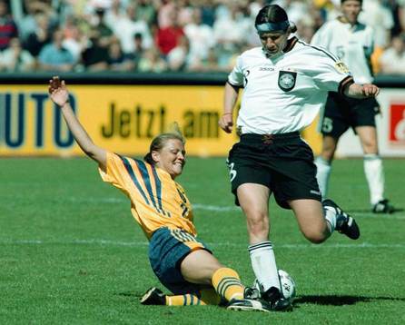 Fotboll, Dam, Karolina Westberg, Sverige left, tries to
