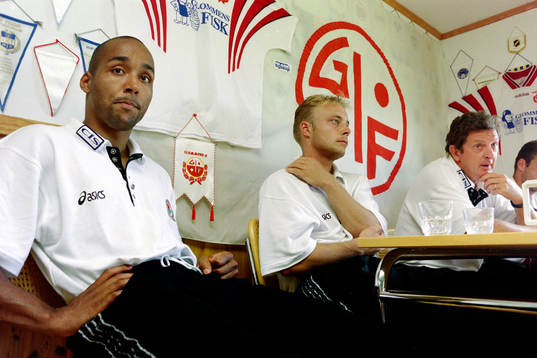 Martin Dahlin, Anders Andersson och Roy Hodgson, tränare,