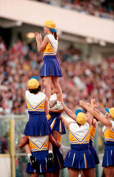 Cheerleaders innan avspark