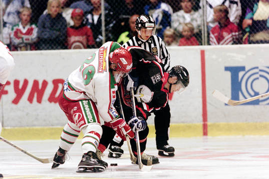 Peter Ström, Frölunda i kamp om pucken
