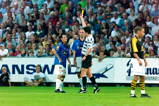 Fredrik Ljungberg, Halmstad varnas av domare Martin