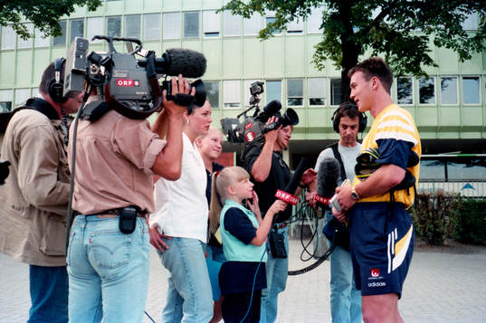 Patrik Andersson möter media