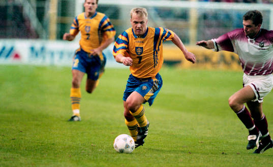 Pär Zetterberg med bollen