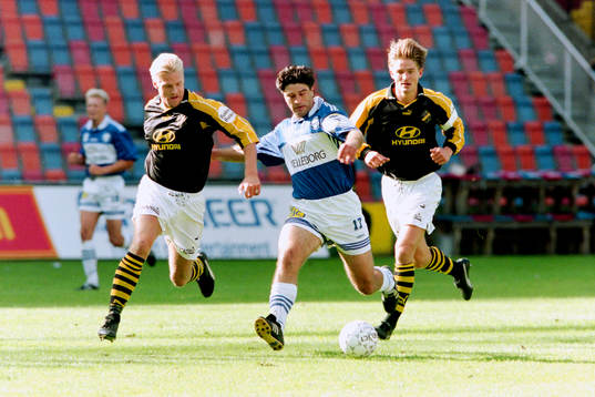 Amir Teljiovic, Trelleborg uppvaktas av Johan Mjällby, AIK