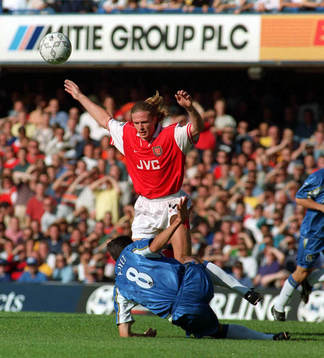 Emmanuel Petit, Arsenal och Gustavo Poyet, Chelsea