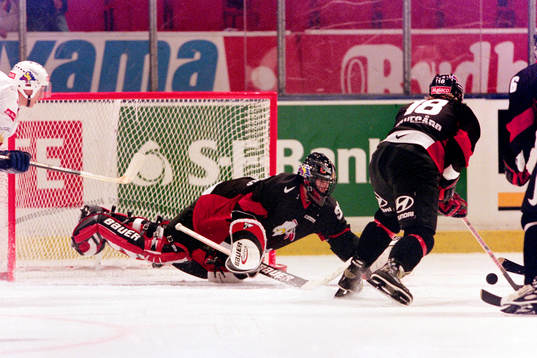 Bläddra bland fler bilder av Ishockey, Elitserien, Djurgården - Malmö, 2-2