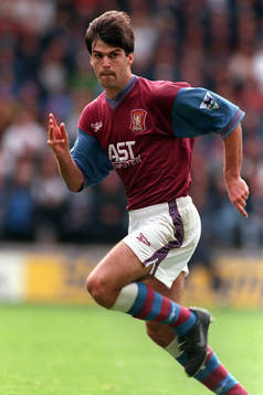 Fotboll -- Fernando Nelson, Aston Villa