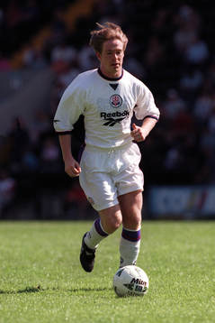 Fotboll -- Steve McAnespie, Bolton