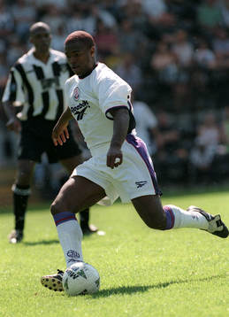 Fotboll -- Nathan Blake, Bolton