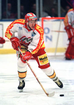 Ishockey Jan-Axel Alavaara, Modo