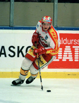 Ishockey Per Svartvadet, Modo