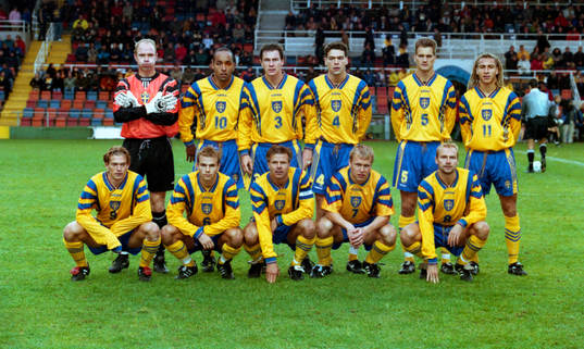 Bakre raden fr. v Thomas Ravelli, Martin Dahlin, Patrik