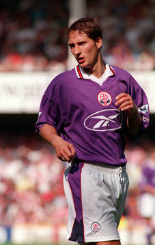 Fotboll -- Robbie Elliott (Robbie Elliot), Bolton