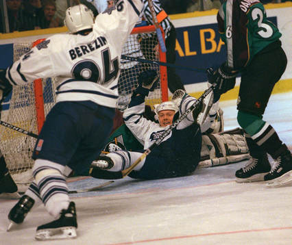 Mats Sundin gör sitt 100:de NHL-mål