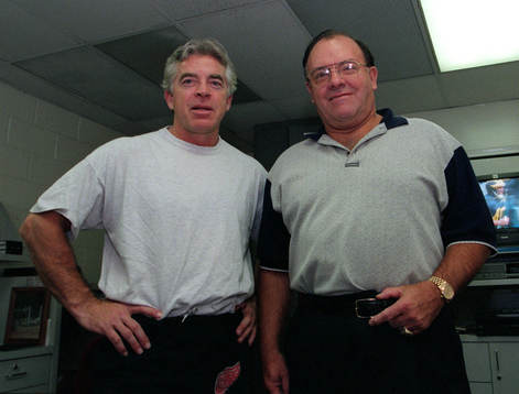 Ishockey Barry Smith, assisterande coach och Scotty Bowman,