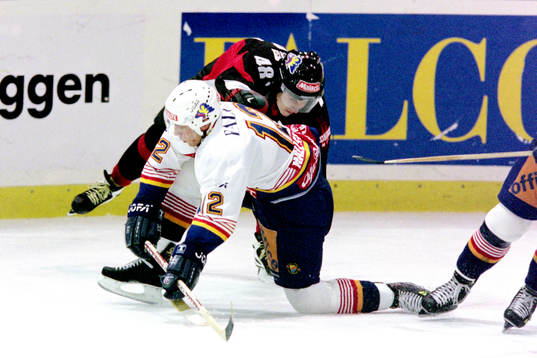 Bläddra bland fler bilder av Ishockey, Elitserien, Malmö - Djurgården, 2-3