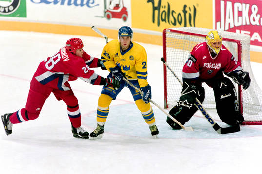 Mikael Johansson, Sverige framför rysslands målvakt Oleg