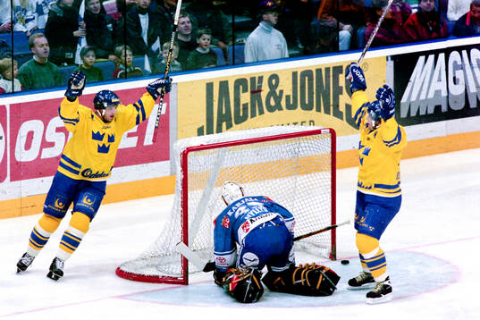 Fredrik Lindquist och Mikael Johansson, Sverige jublar
