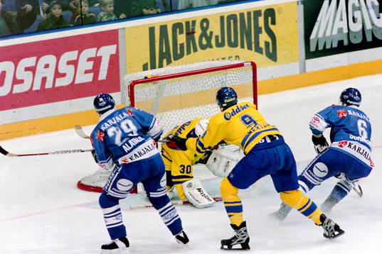 Tommy Söderström, målvakt i Sverige