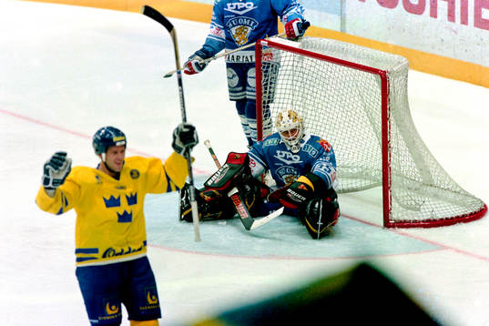 Jarmo Myllys, målvakt i Finland deppar