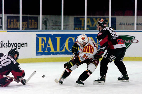 Ove Molin, Brynäs framför malmös målvakt Andrew Verner