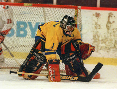 Ishockey -- Johan Holmqvist, Sverige Team 20