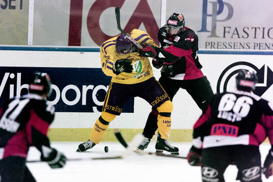 Jörgen Jönsson, Färjestad får en klubba i huvudet