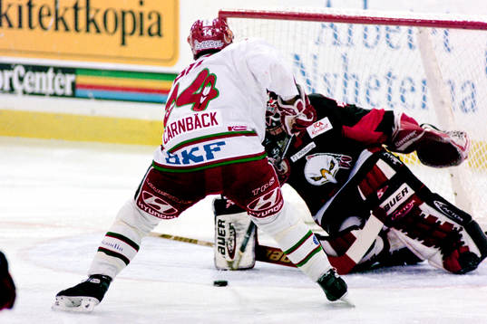Patric Carnbäck, Frölunda fri med malmös målvakt Roger