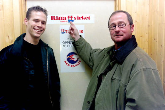 Mathias Bosson och Peo Larsson, tränare i Timrå