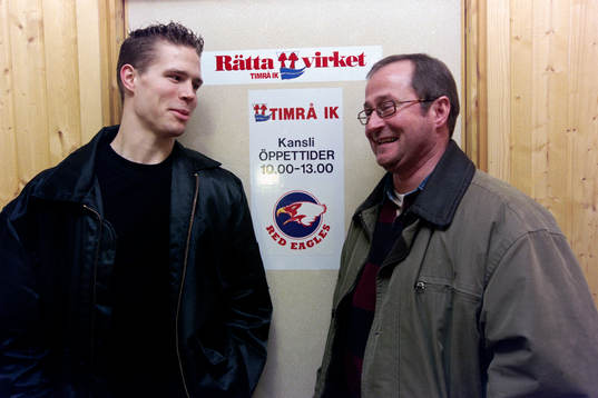 Mathias Bosson och Peo Larsson, tränare i Timrå