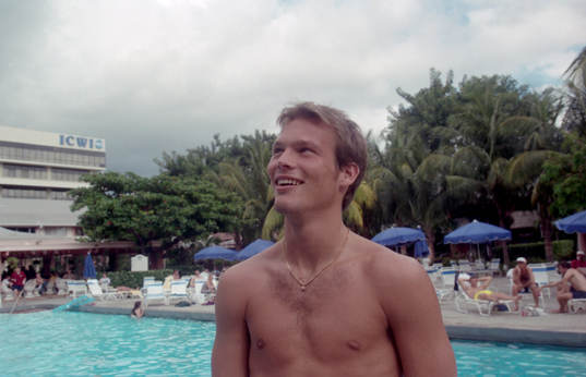 Fredrik Ljungberg vid poolen